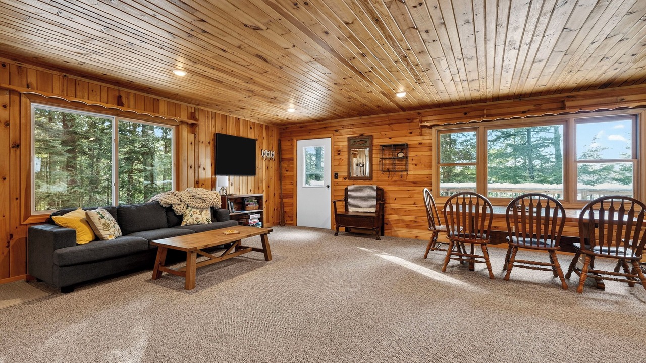 Photo of Livingroom in Cable