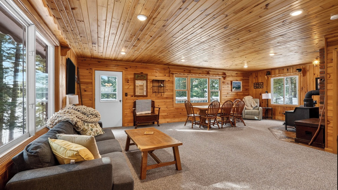 Photo of Livingroom in Cable