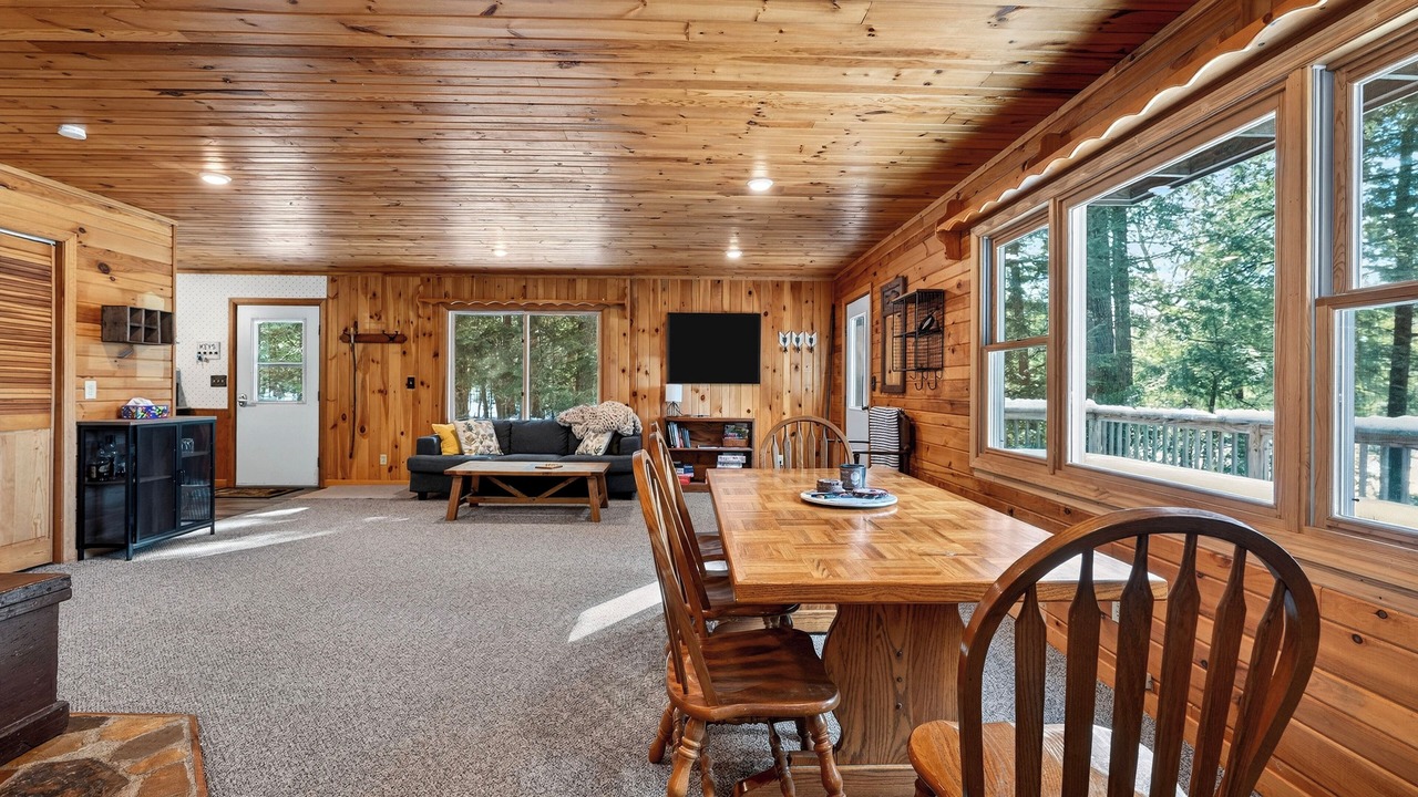 Photo of Livingroom in Cable