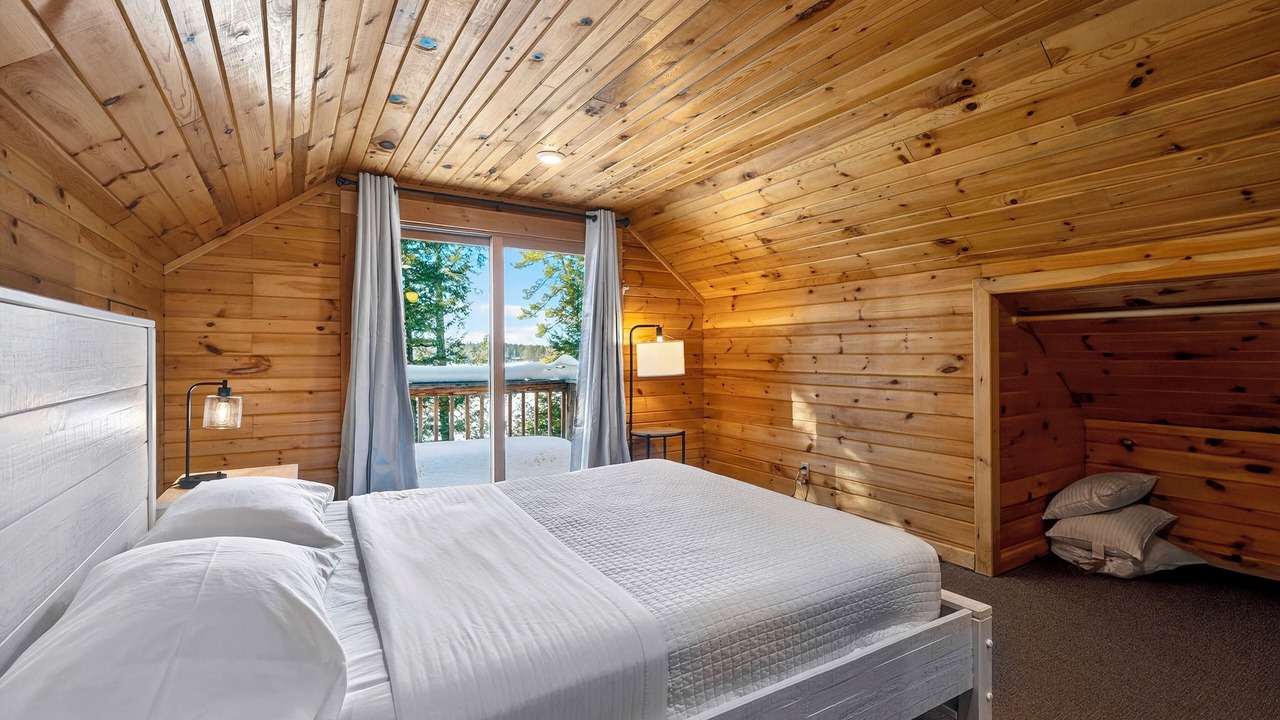 Photo of Bedroom in Cable