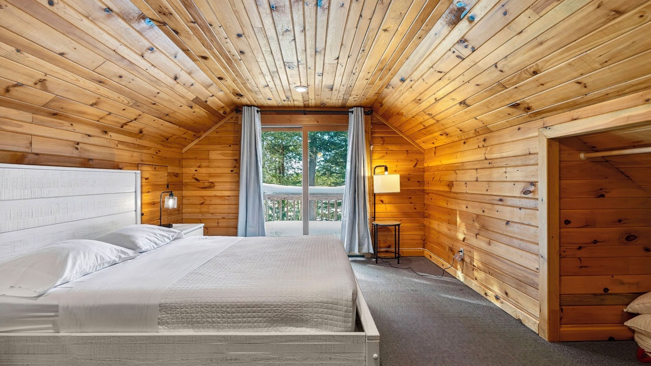 Photo of Bedroom in Cable