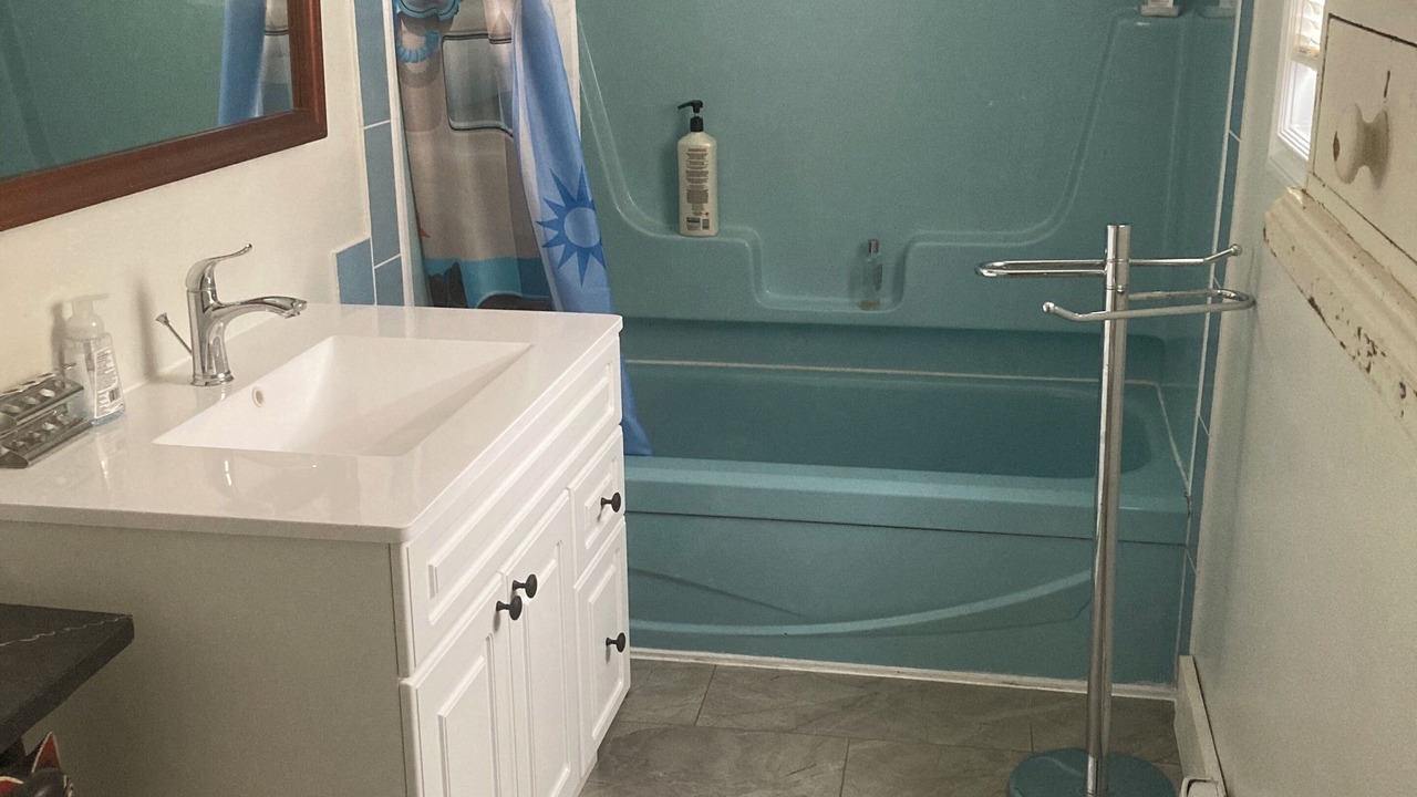 Photo of Bathroom in Grand Bend