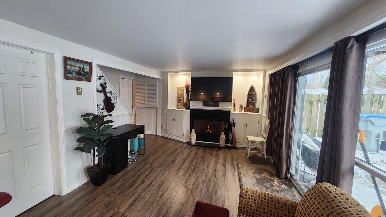 Photo of Livingroom in Grand Bend