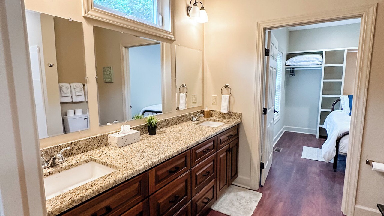 Photo of Bathroom in Woodlawn