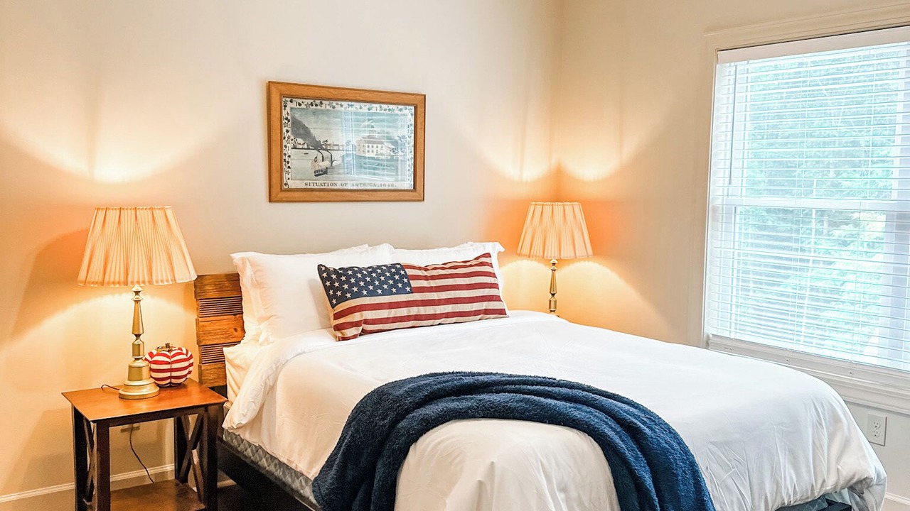 Photo of Bedroom in Woodlawn