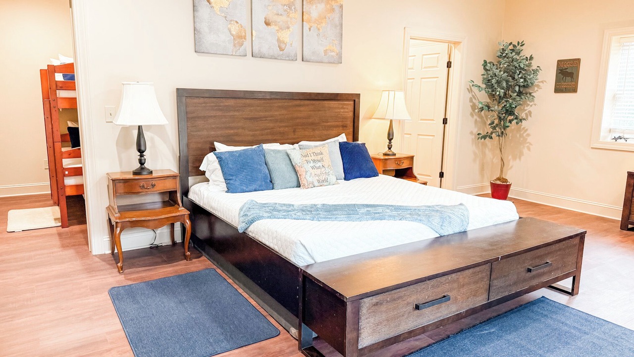Photo of Bedroom in Woodlawn