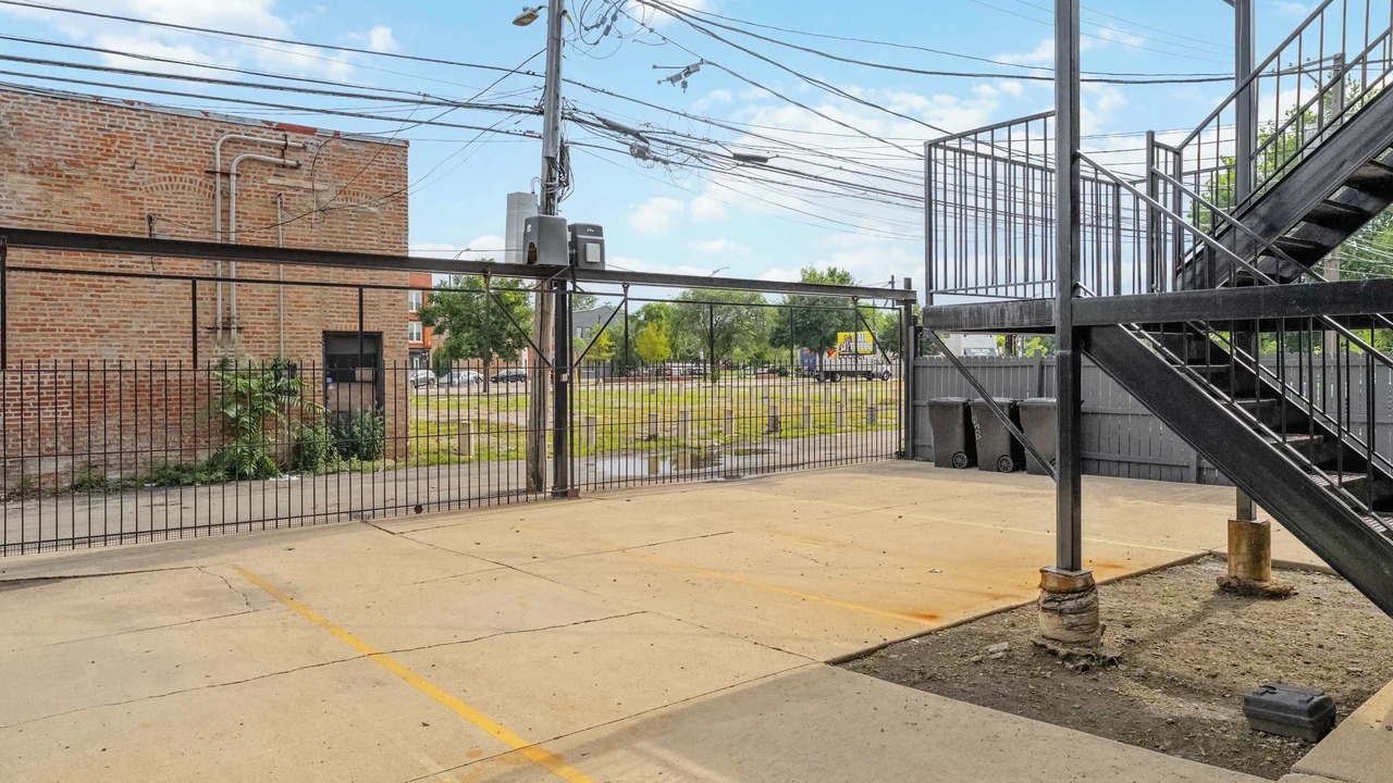 Photo of Outdoor in East Garfield Park