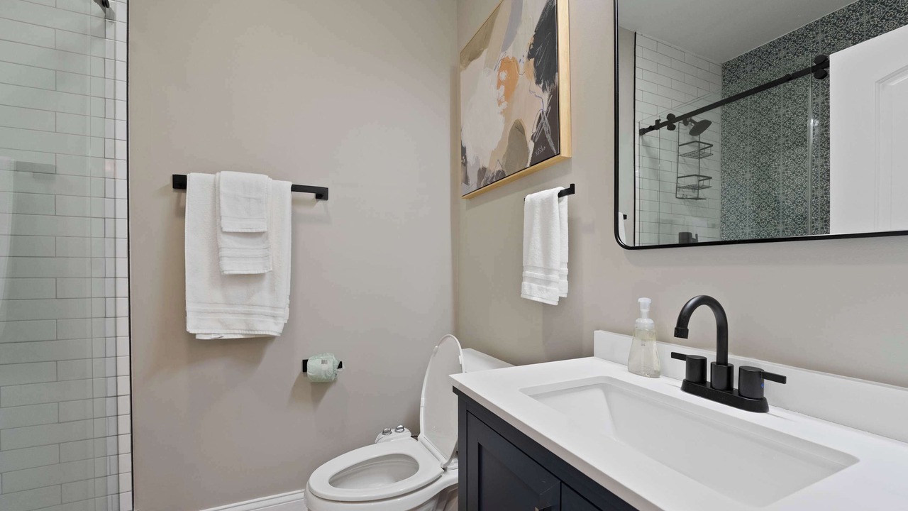 Photo of Bathroom in East Garfield Park