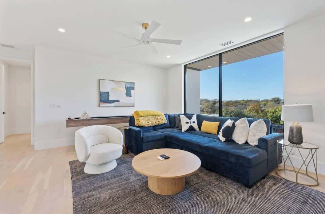 Photo of Livingroom in Barton Hills
