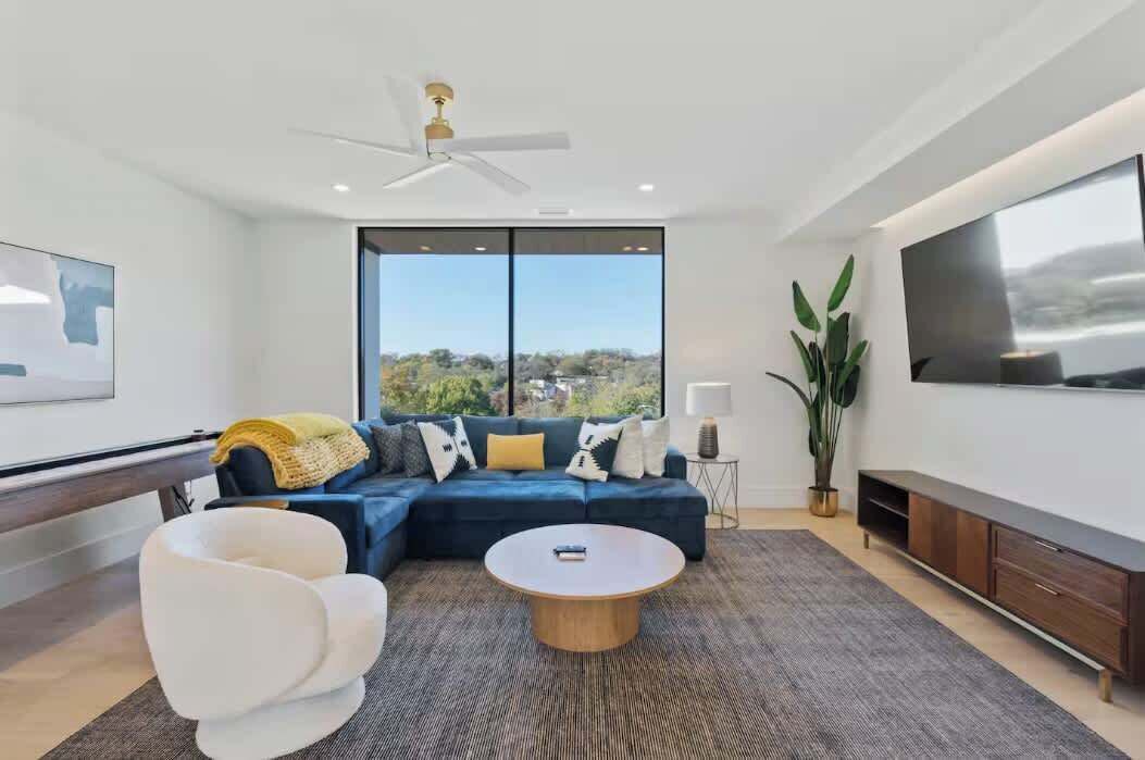 Photo of Livingroom in Barton Hills