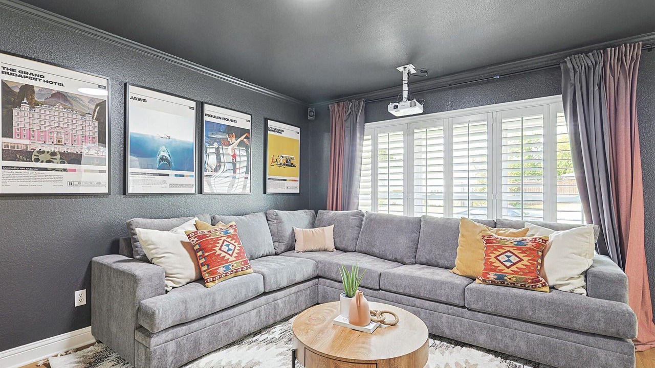 Photo of Livingroom in North Richland Hills