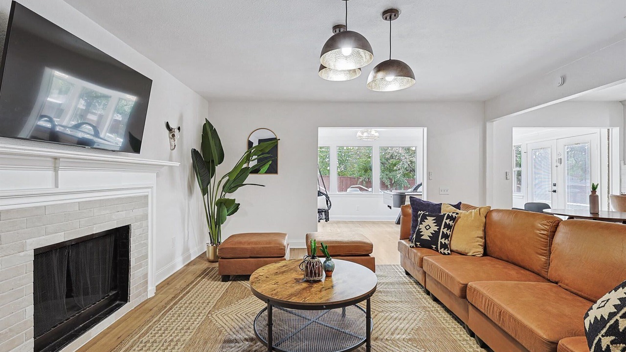 Photo of Livingroom in North Richland Hills