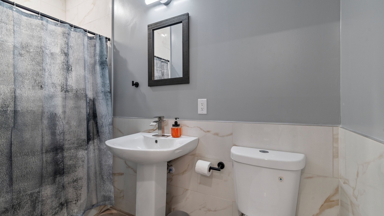 Photo of Bathroom in Mantua