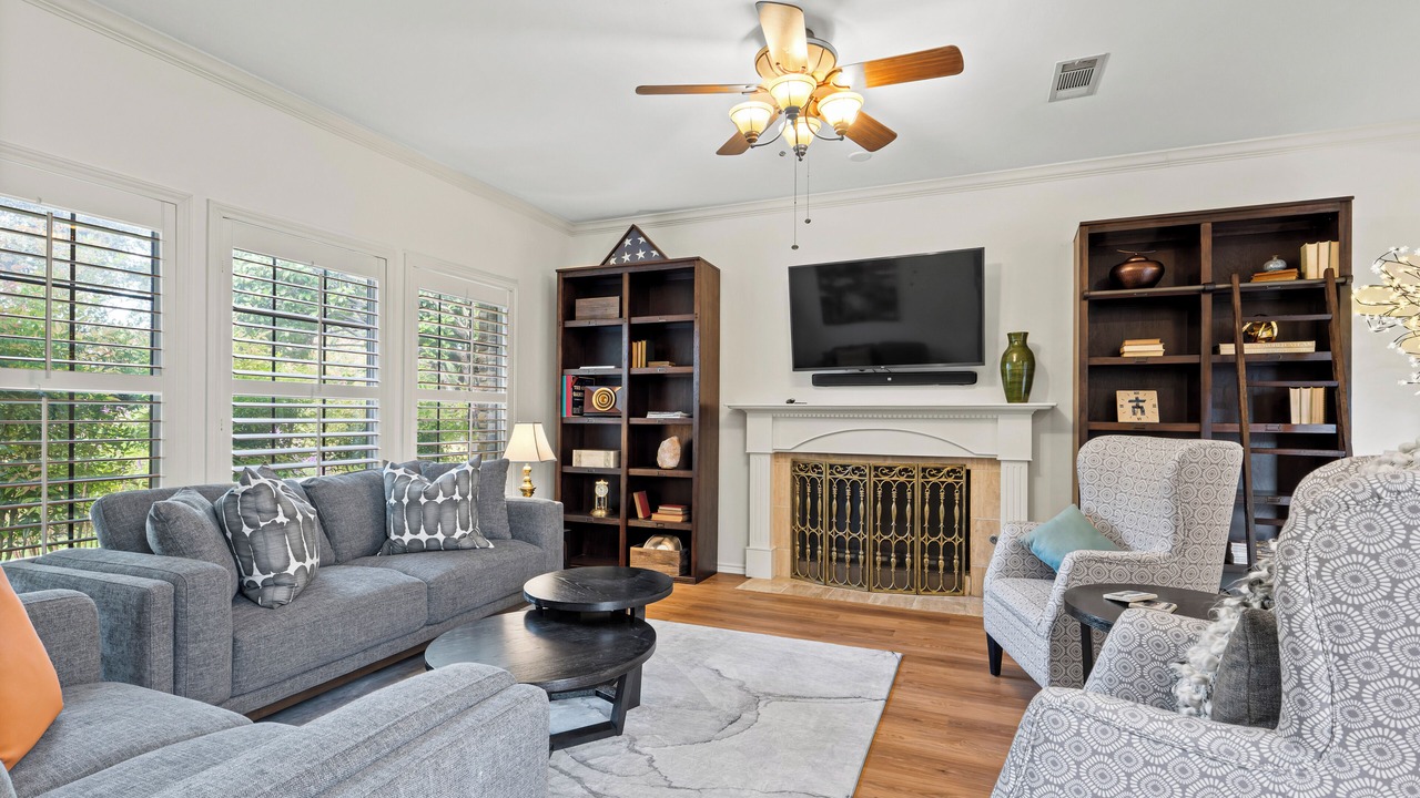 Photo of Livingroom in Far North Dallas