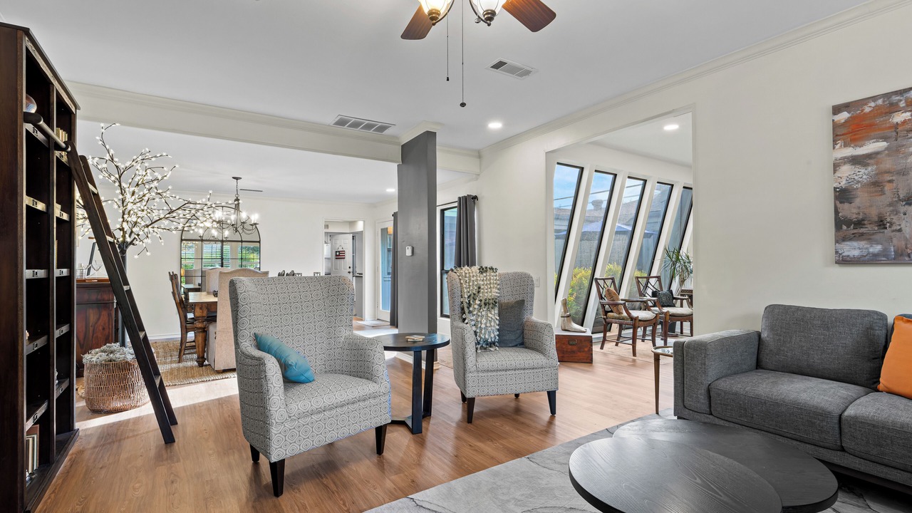 Photo of Livingroom in Far North Dallas