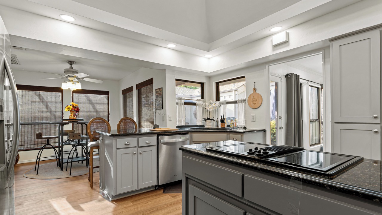 Photo of Kitchen in Far North Dallas
