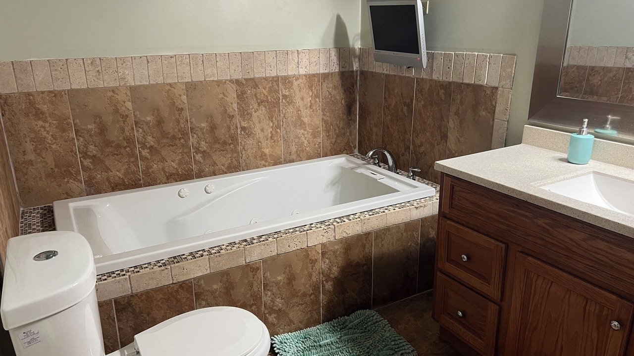 Photo of Bathroom in Almo