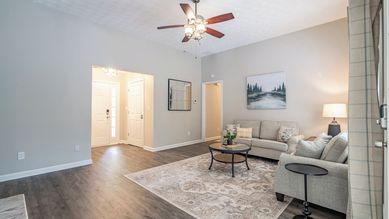 Photo of Livingroom in Silver Creek