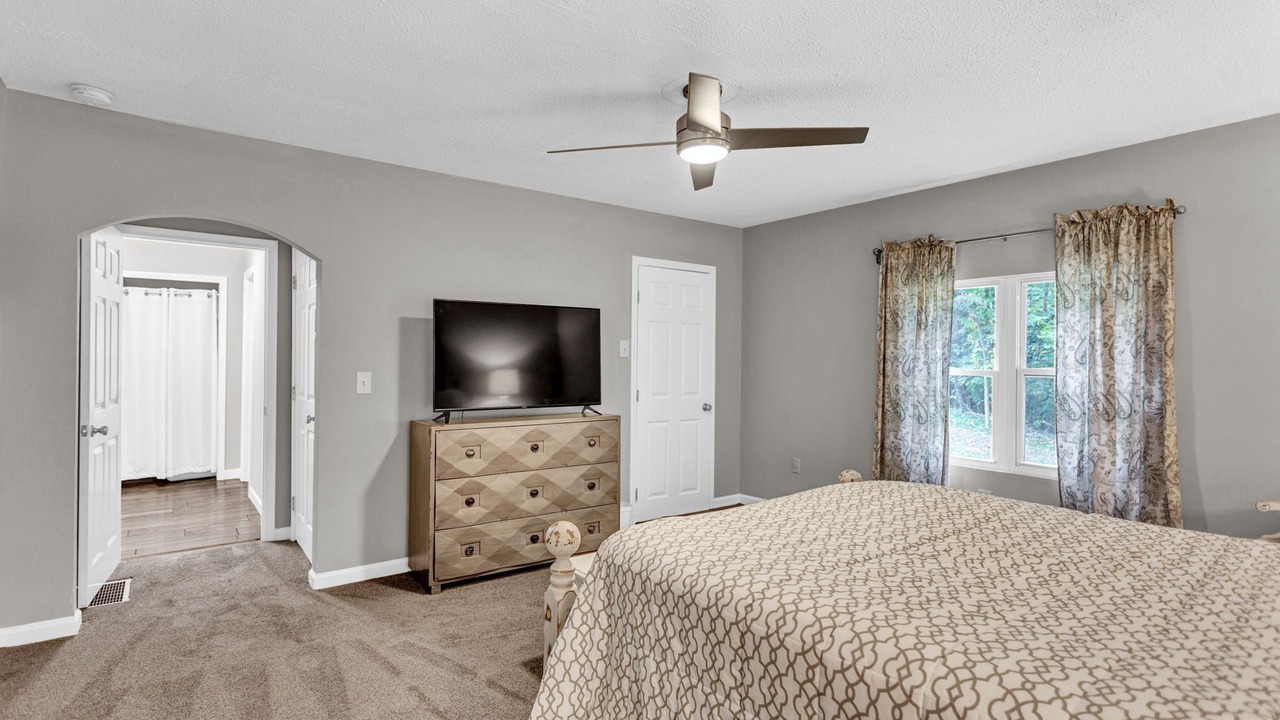 Photo of Bedroom in Acworth