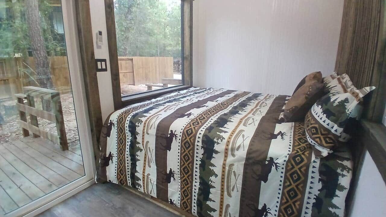 Photo of Bedroom in Plantersville