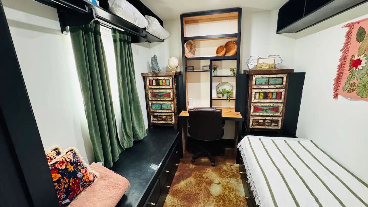 Photo of Bedroom in South Side