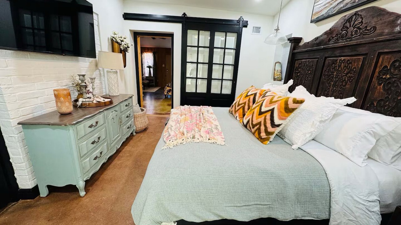 Photo of Bedroom in South Side