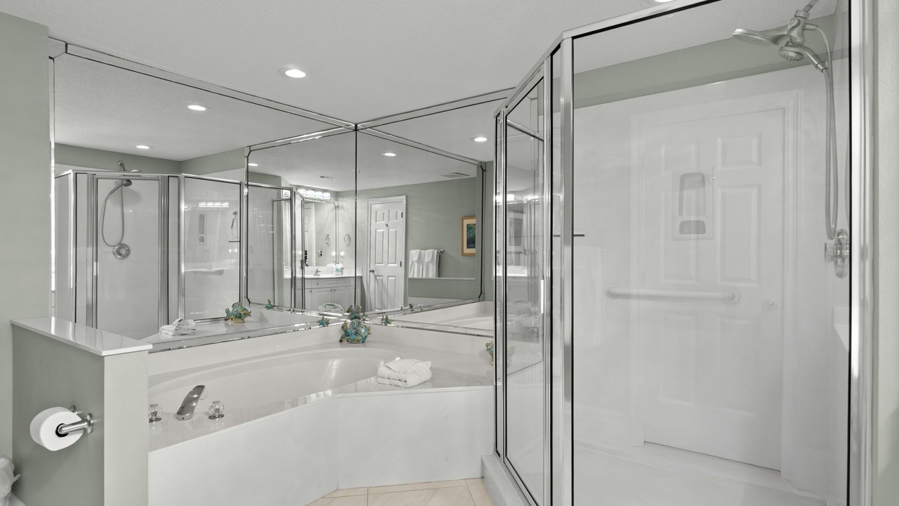 Photo of Bathroom in Navarre Beach