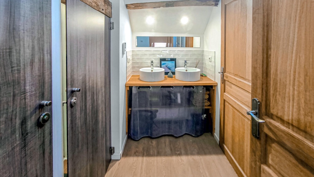 Photo of Bathroom in Parennes