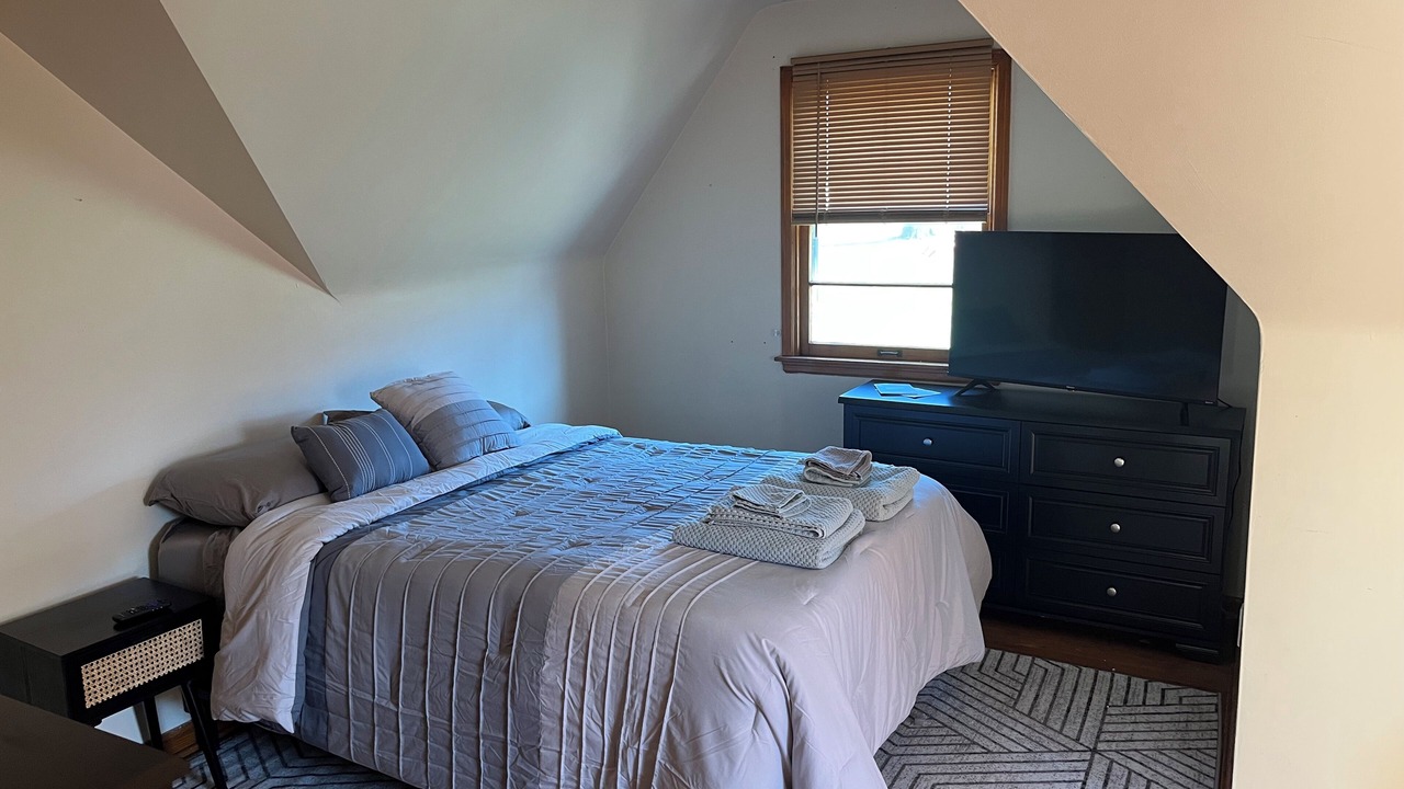 Photo of Bedroom in Niles