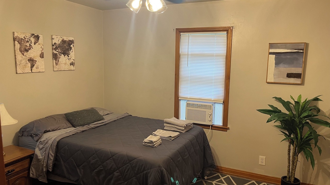 Photo of Bedroom in Niles