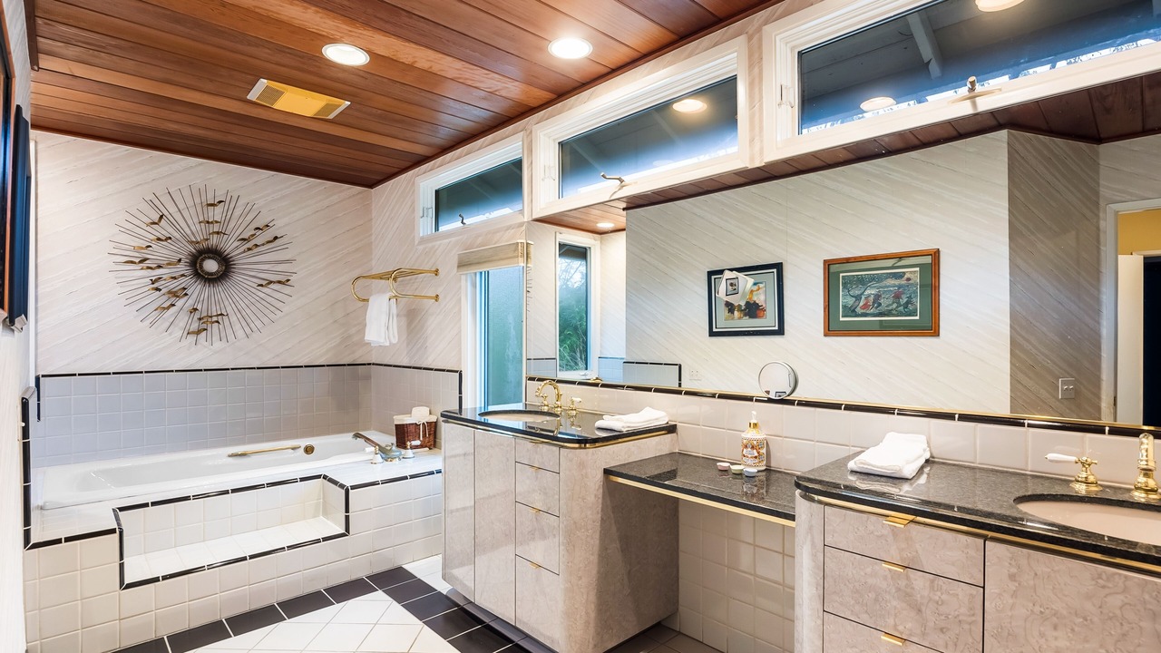 Photo of Bathroom in Hidden Valley