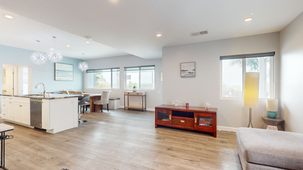 Photo of Livingroom in La Jolla Mesa