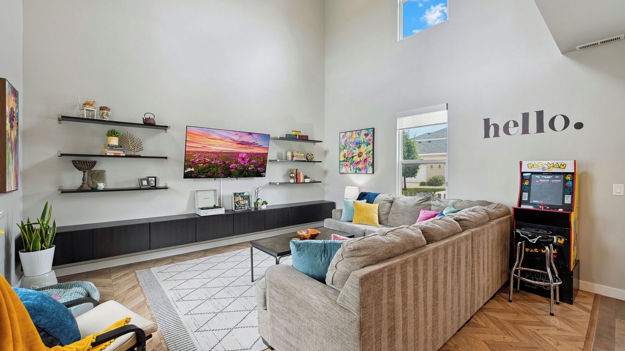 Photo of Livingroom in Daybreak