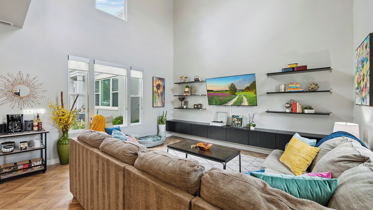 Photo of Livingroom in Daybreak