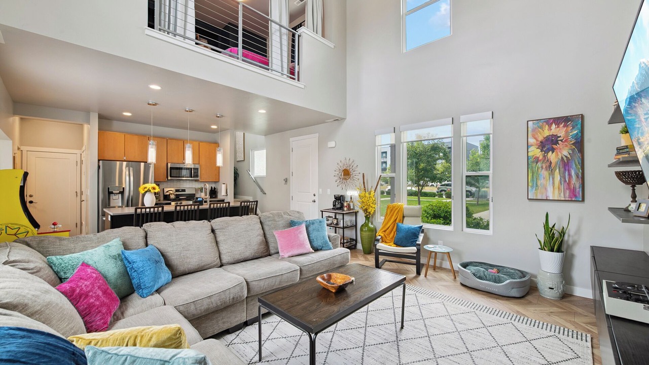 Photo of Livingroom in Daybreak