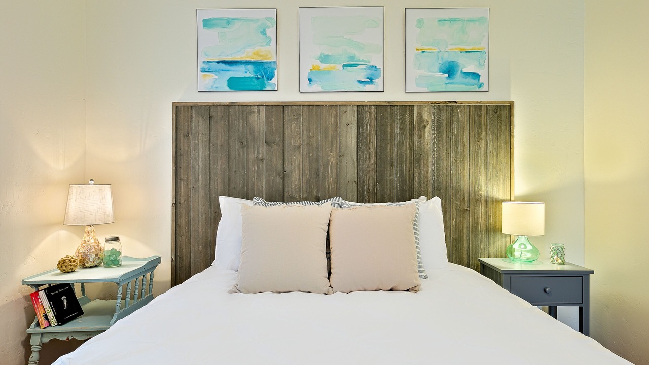 Photo of Bedroom in South Mission Beach