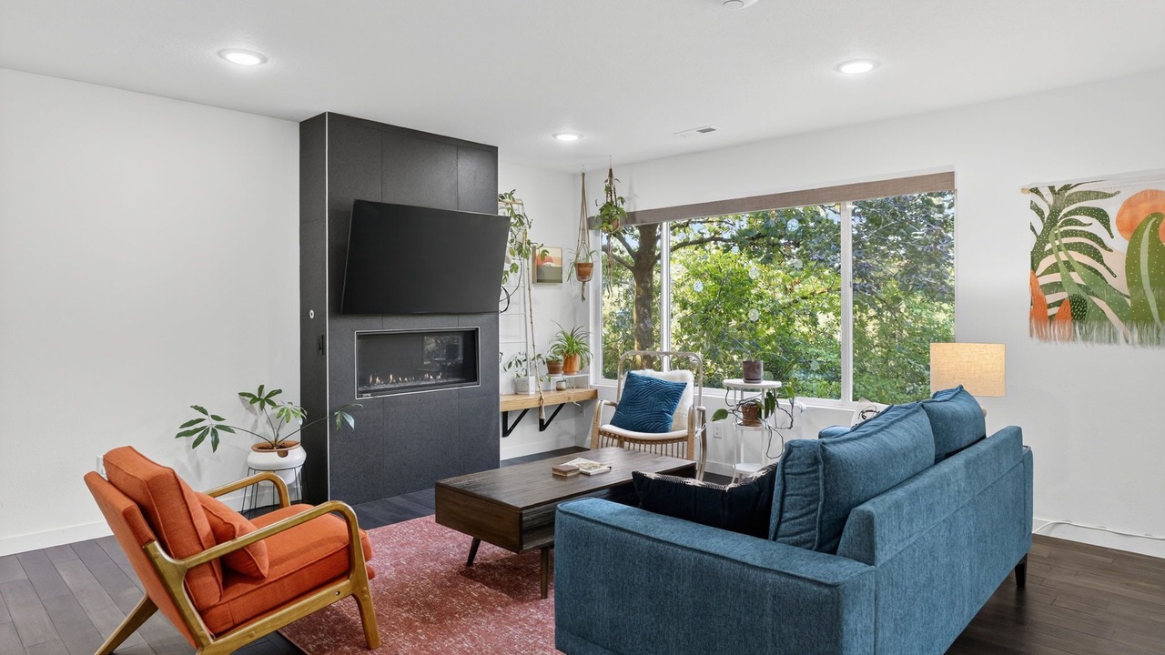 Photo of Livingroom in West Hills