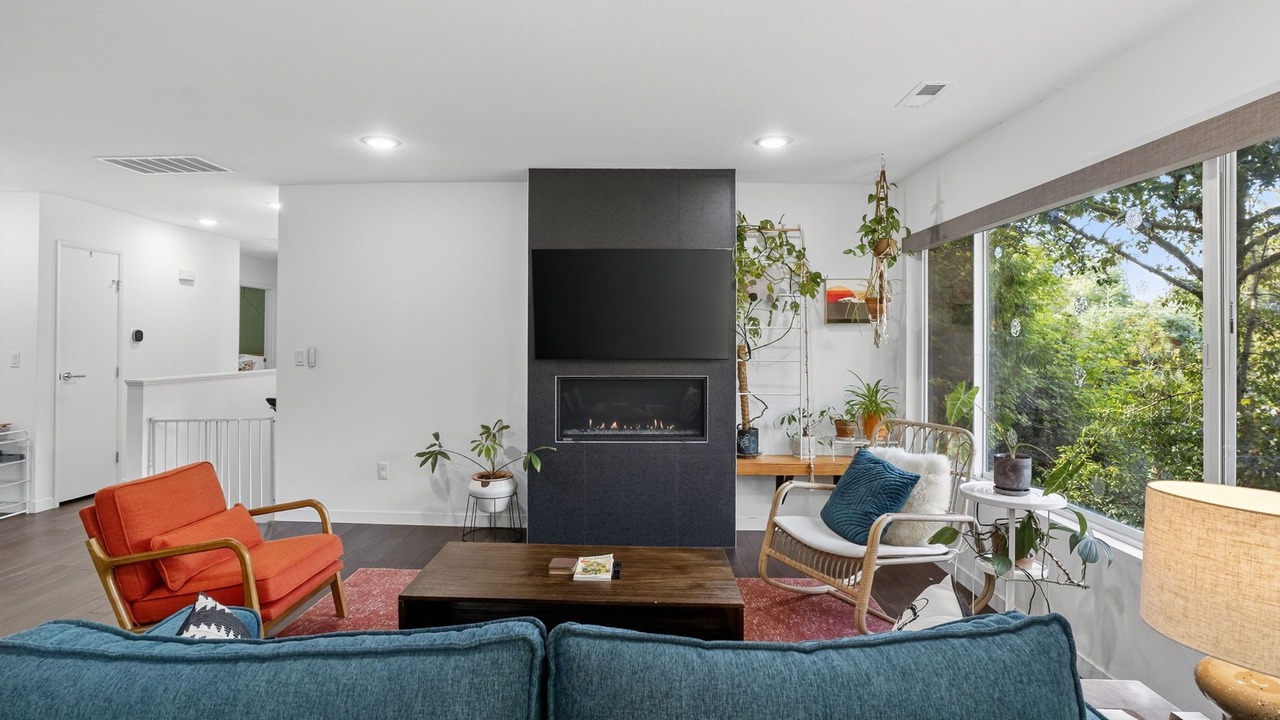 Photo of Livingroom in West Hills