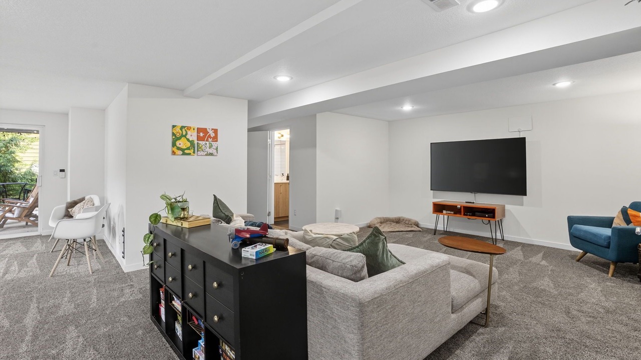 Photo of Livingroom in West Hills