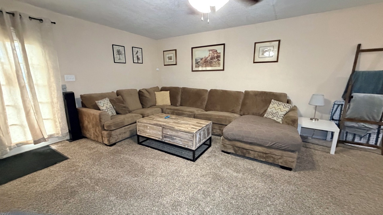 Photo of Livingroom in Lawton