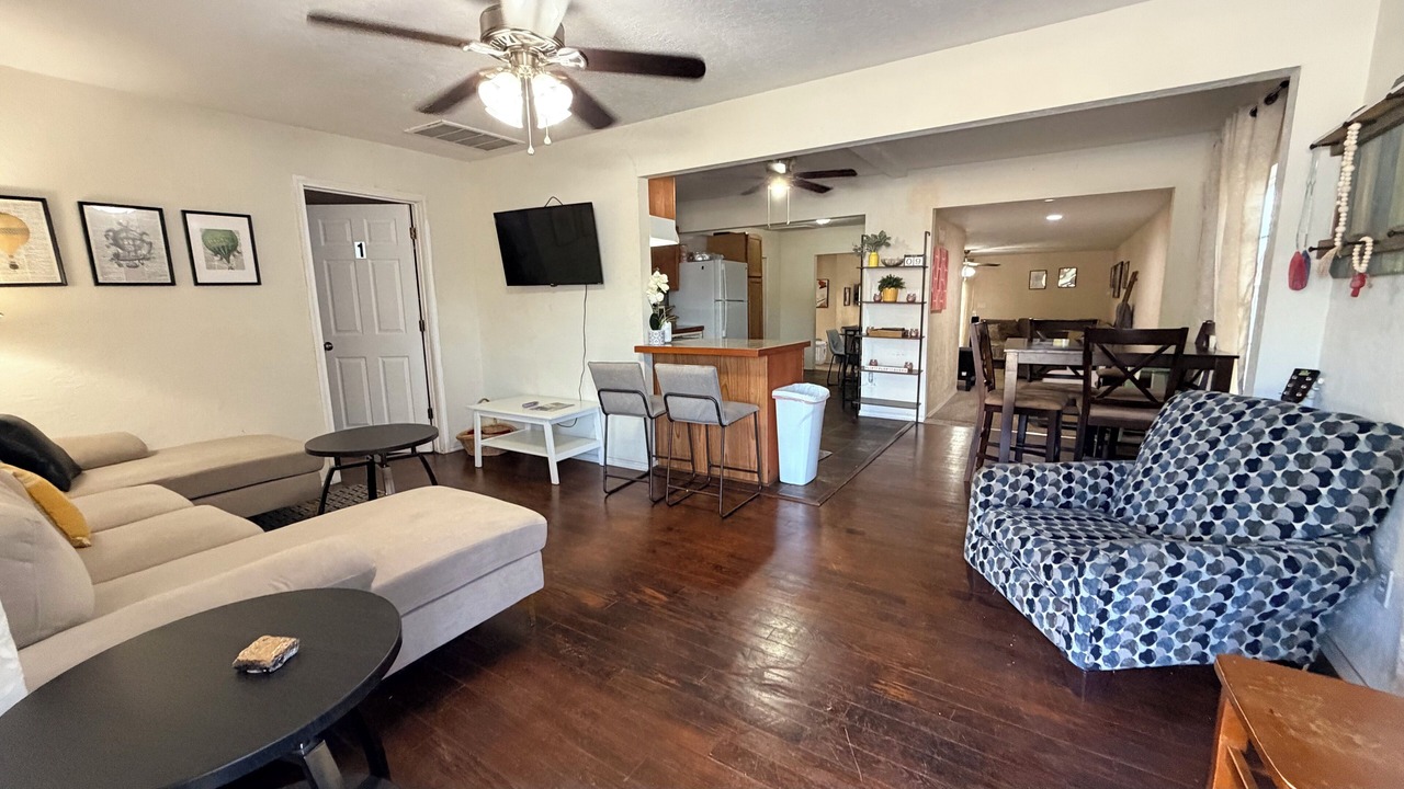 Photo of Livingroom in Lawton