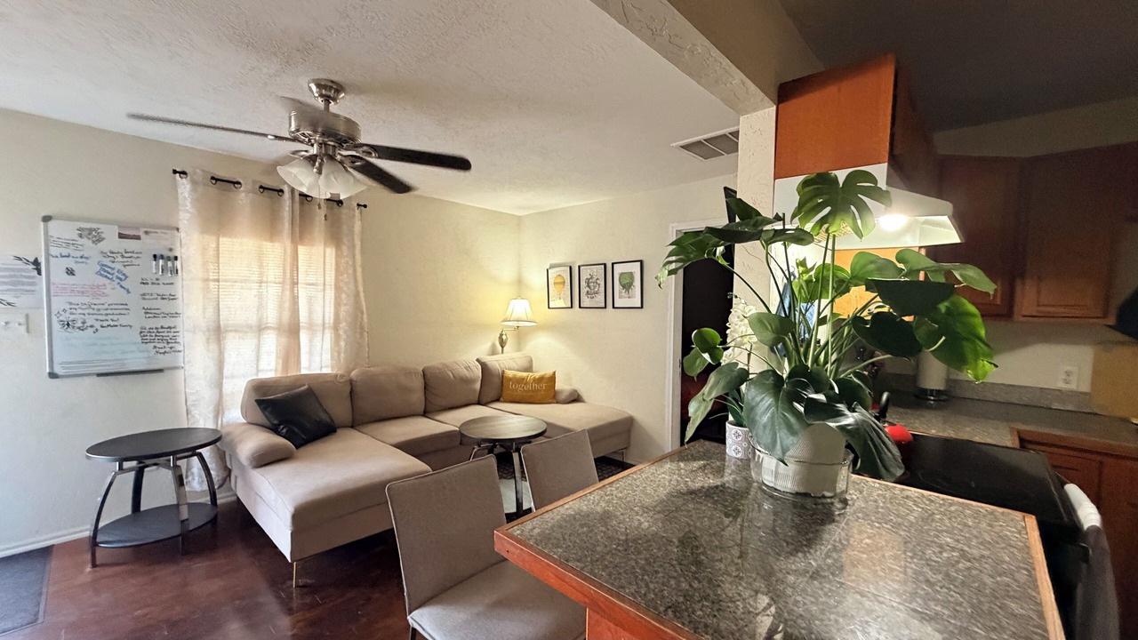 Photo of Livingroom in Lawton
