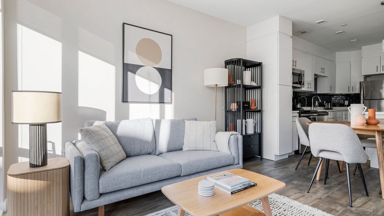 Photo of Livingroom in Central Square