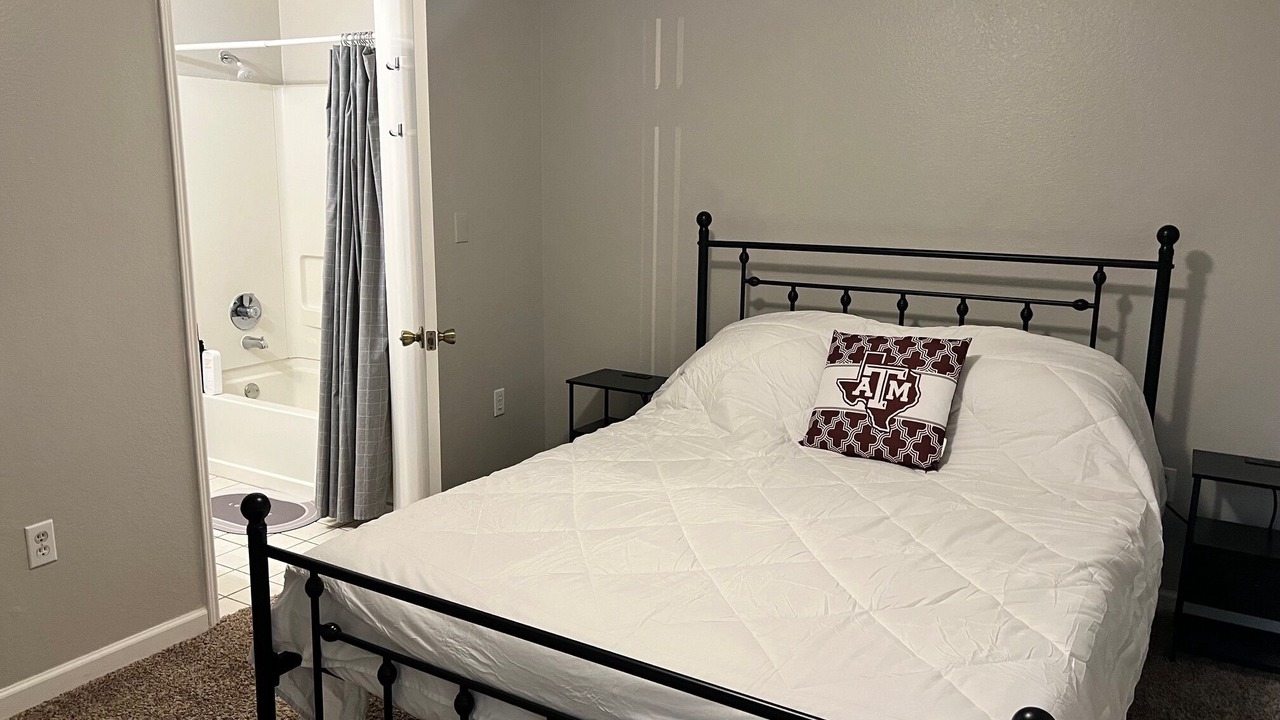 Photo of Bedroom in Pecan Tree - McCullough