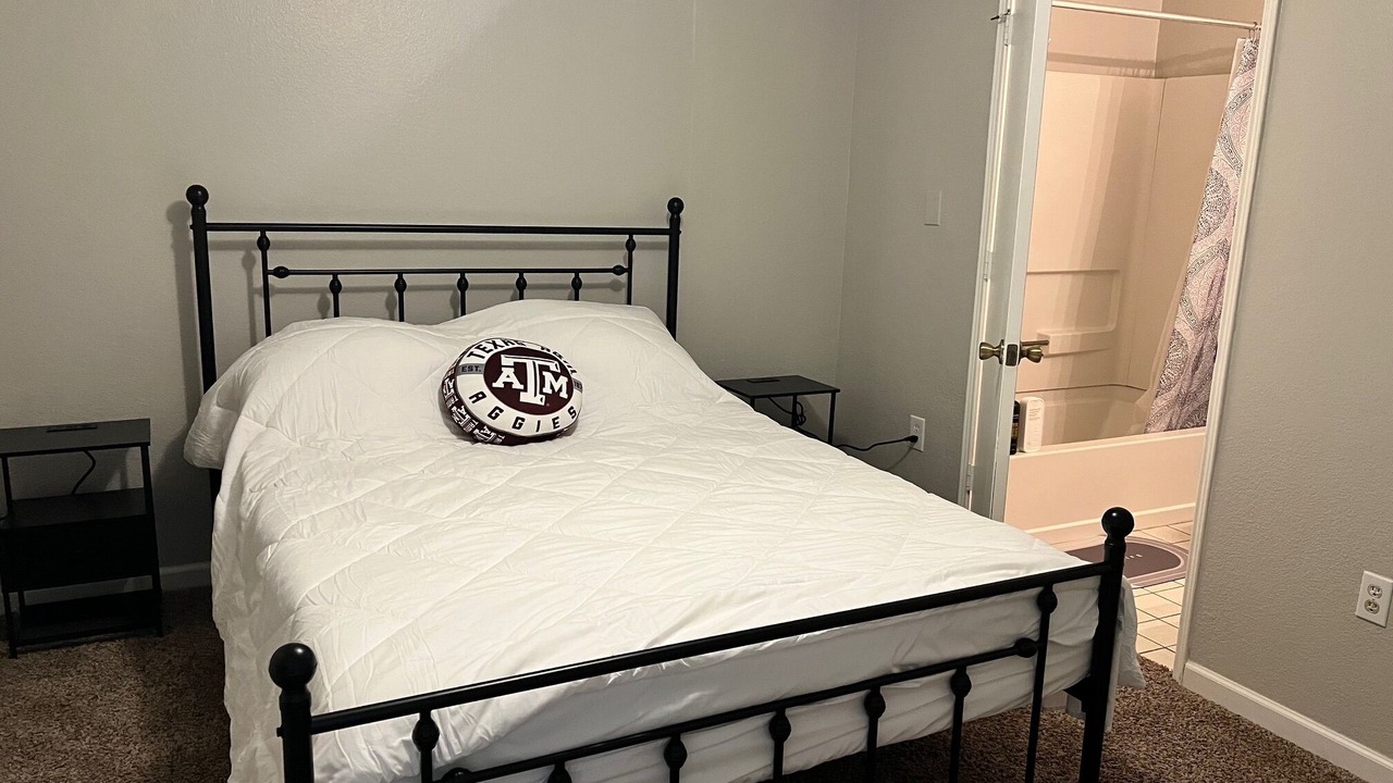 Photo of Bedroom in Pecan Tree - McCullough