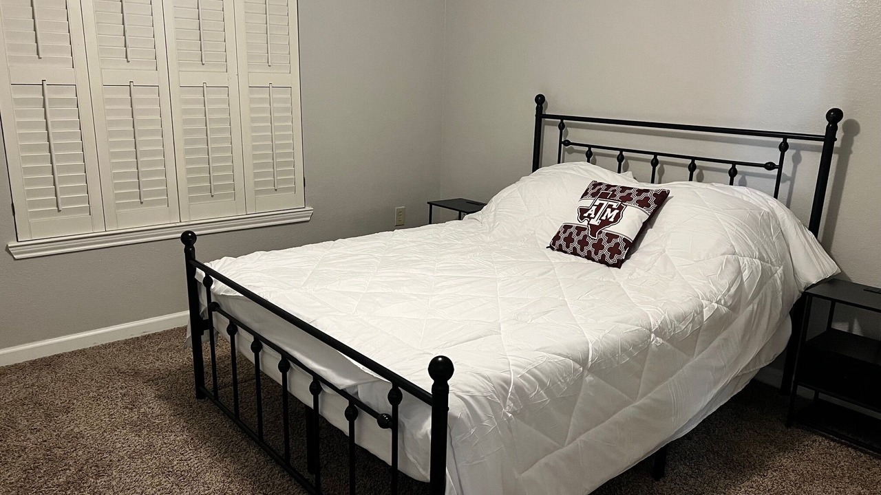 Photo of Bedroom in Pecan Tree - McCullough