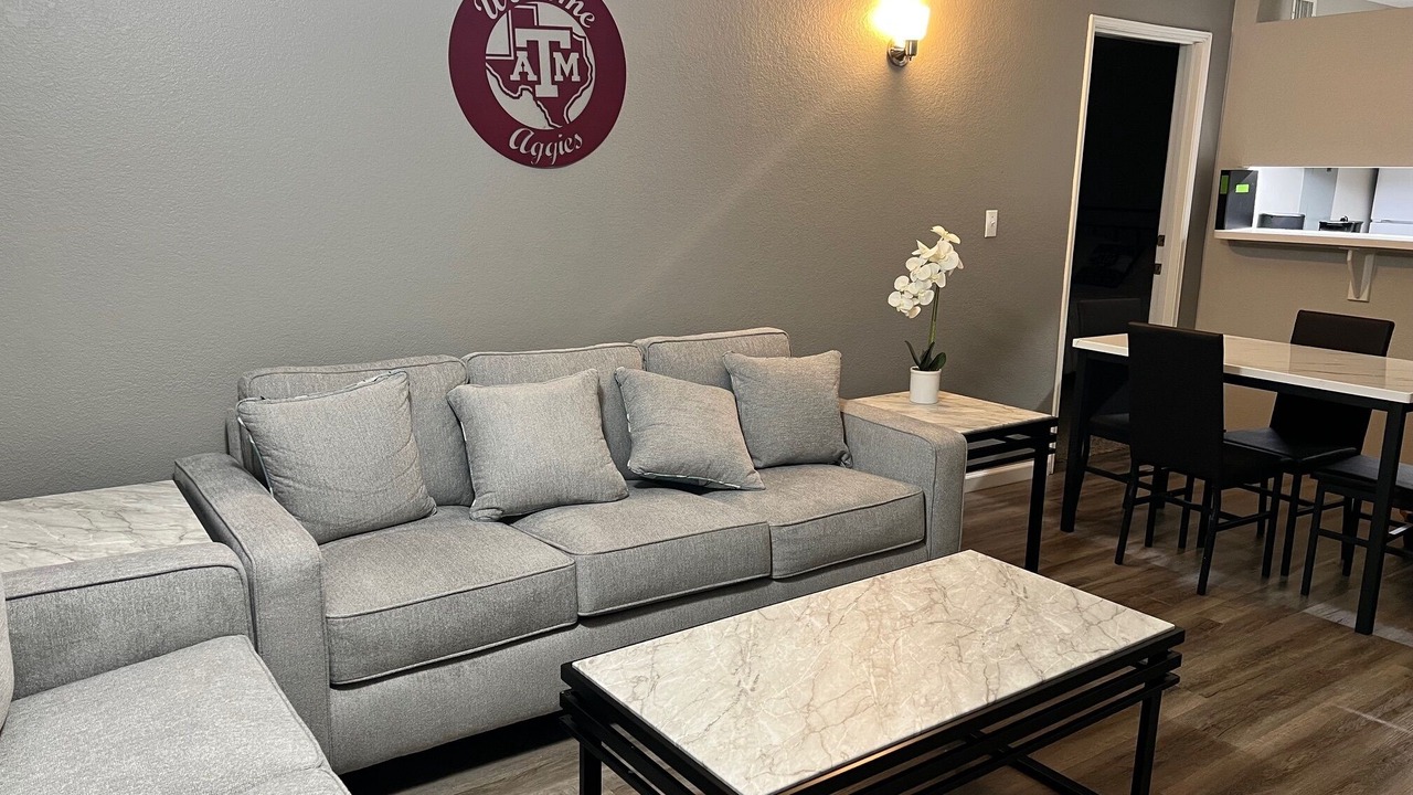 Photo of Livingroom in Pecan Tree - McCullough
