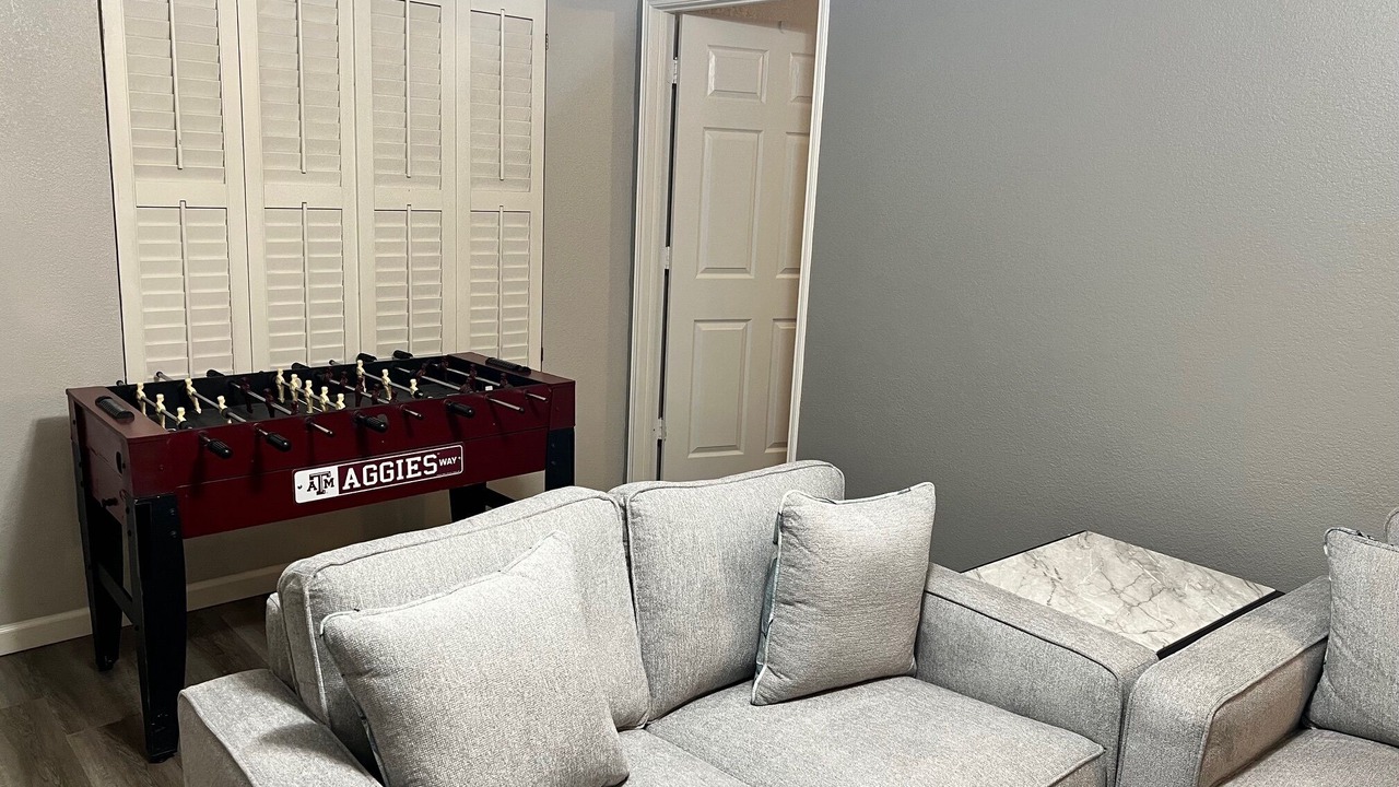 Photo of Livingroom in Pecan Tree - McCullough