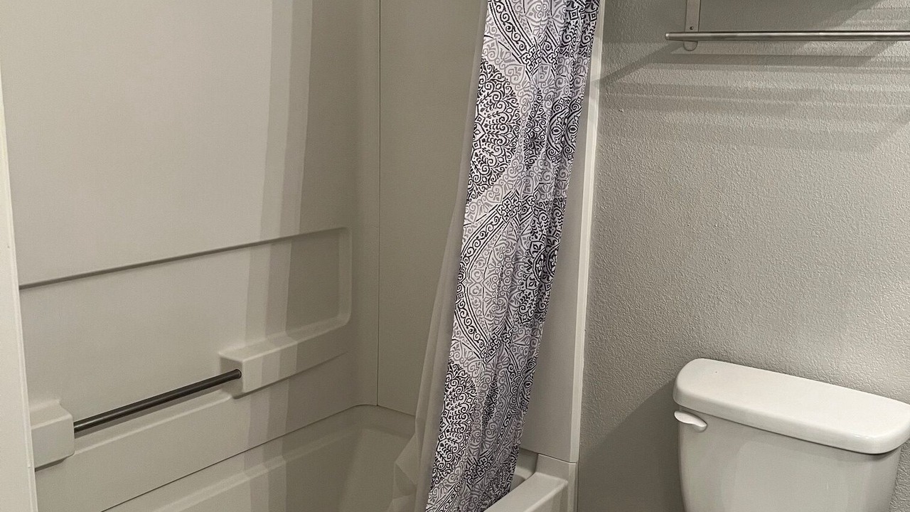 Photo of Bathroom in Pecan Tree - McCullough