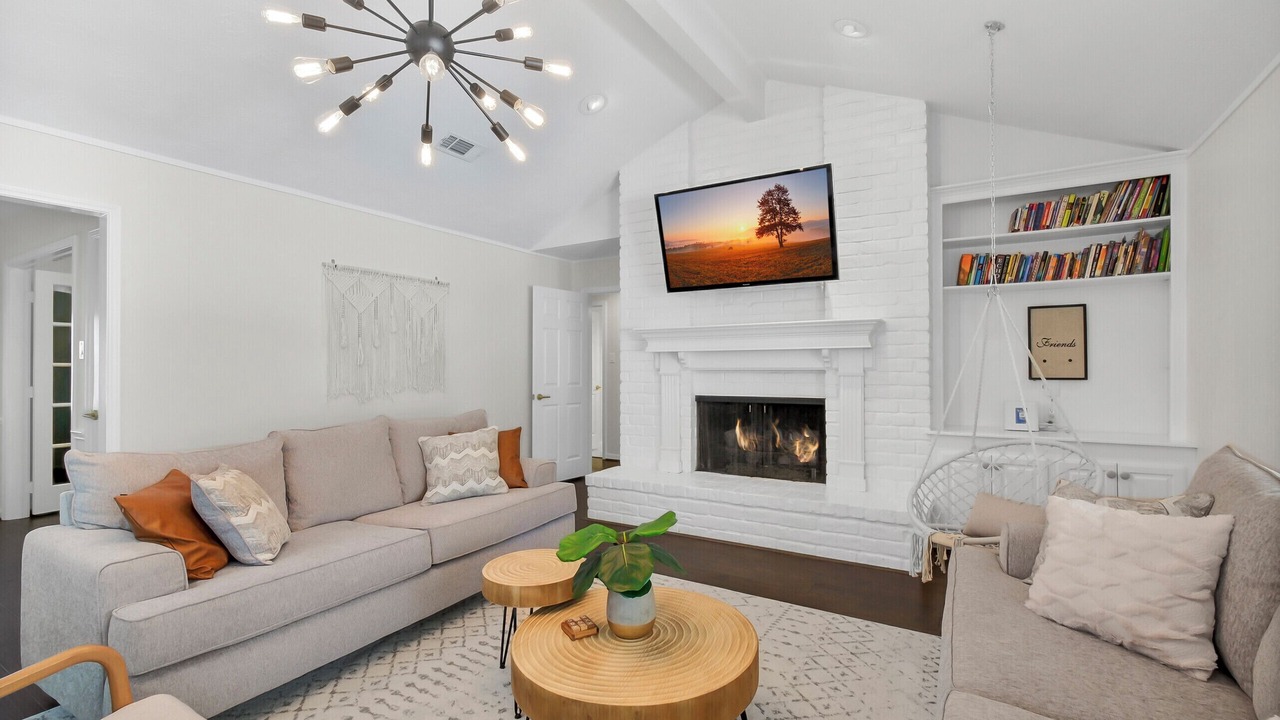 Photo of Livingroom in Jersey Village